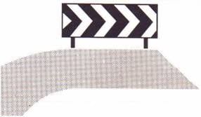 شاخصة تحذير وإرشاد في منعطف حاد: على السائق التمهل ومتابعة السير بالاتجاه الموسوم