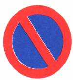 ممنوع وقوف مركبة في الطريق في الجهة التي أُقيمت فيها الشاخصة